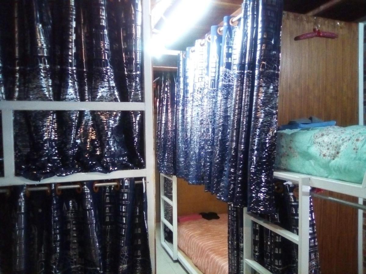 Bed and Breakfast Ban Kru Ae Mixed Dorm Bangkok Esterno foto