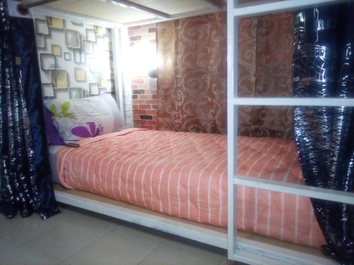 Bed and Breakfast Ban Kru Ae Mixed Dorm Bangkok Esterno foto