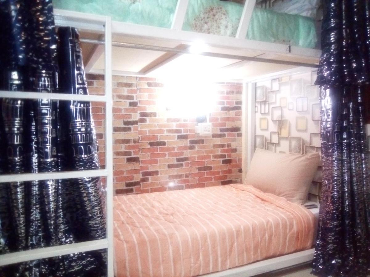 Bed and Breakfast Ban Kru Ae Mixed Dorm Bangkok Esterno foto