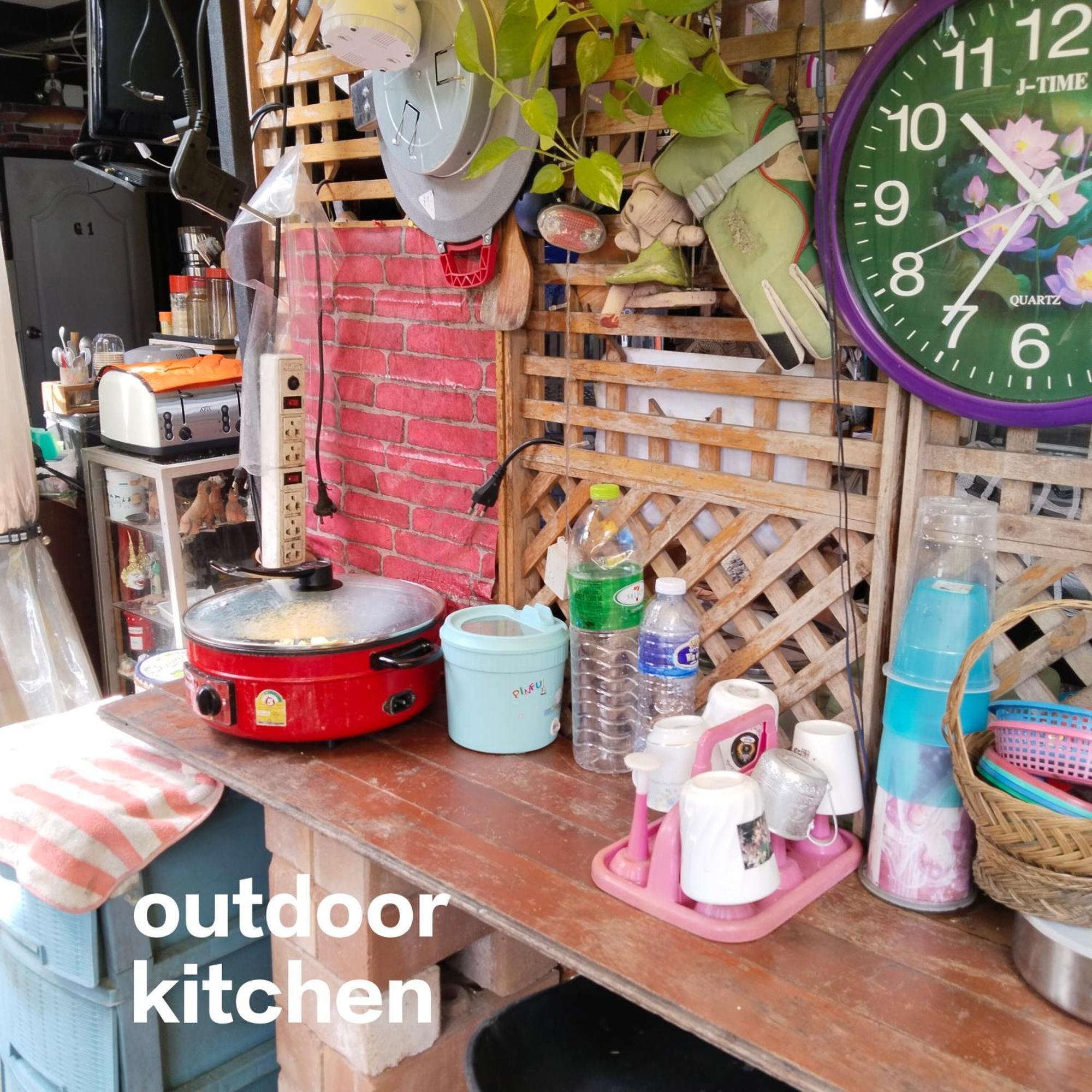 Bed and Breakfast Ban Kru Ae Mixed Dorm Bangkok Esterno foto